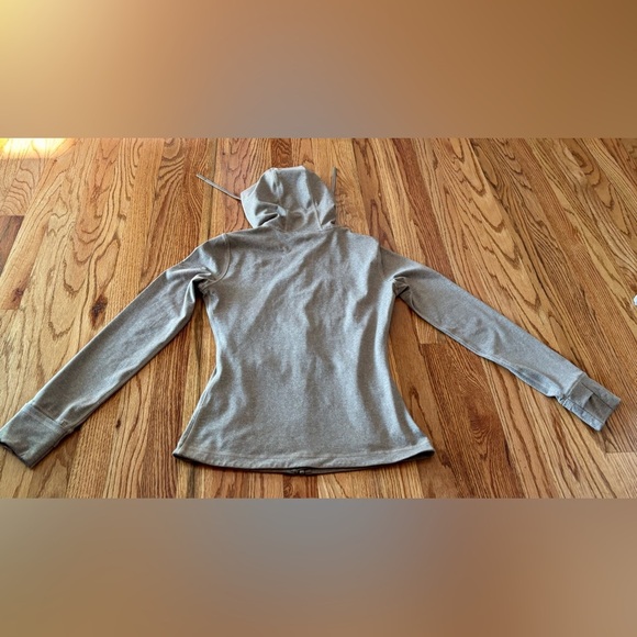 Quince Women's Beige Zip-Up Performance Hoodie - Size Small - EUC - Picture 9 of 9